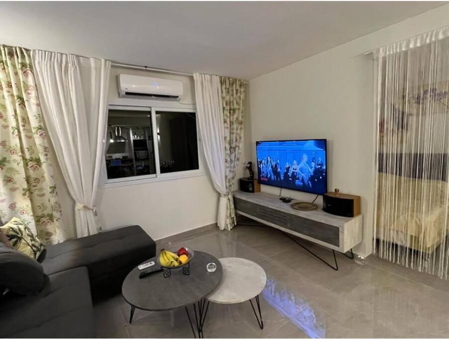 לופט כפרי / אלגנטי מקסים + חניה ללא תשלום Apartment Ashdod Exterior photo